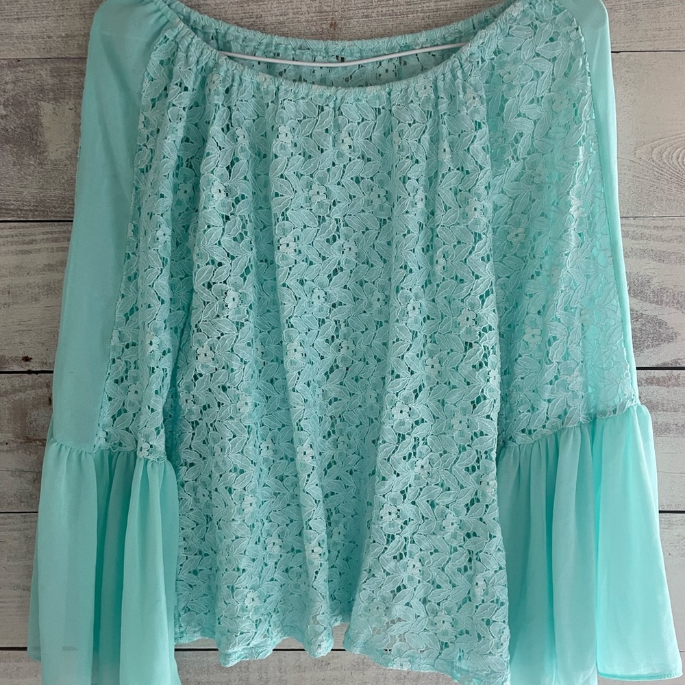 Women’s dress shirt